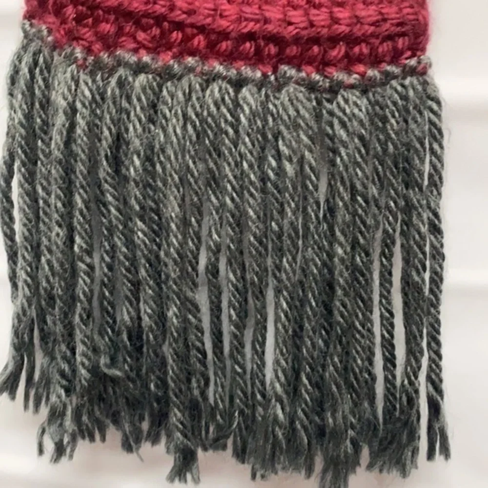 N/A gray maroon